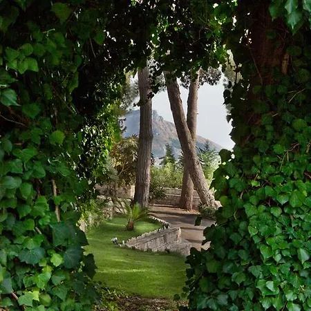 Alloggio per agriturismo Casale Del Principe Agrirelais & *